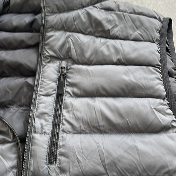 Vest - Picture 5 of 7